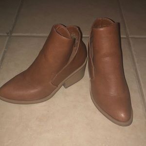 💝💝 Apt 9 brown leather boots